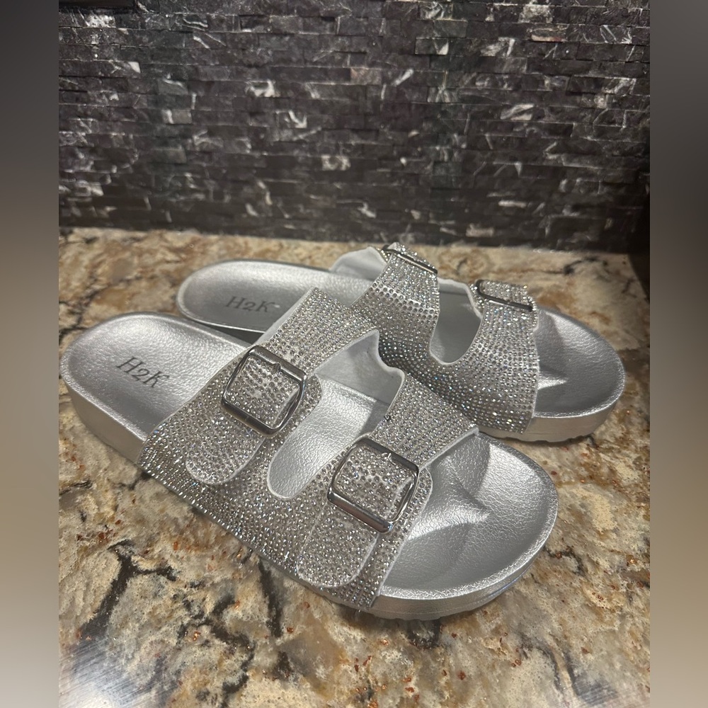 H2K Espen Silver Glitter Double Buckle Adjustable Comfort Size 9 Slides Sandal